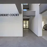 Mulberry Court Premium *