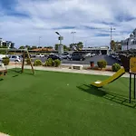Mulberry Court Premium