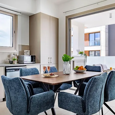 Mulberry Court Premium