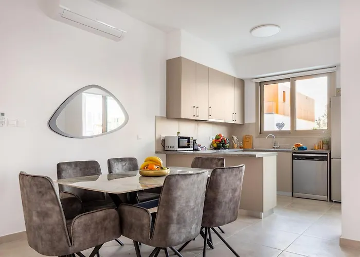 Mulberry Court Premium *