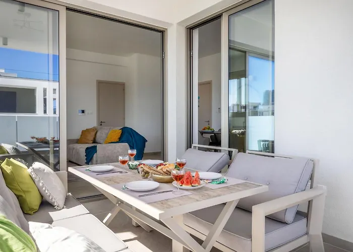 Mulberry Court Premium アパート *