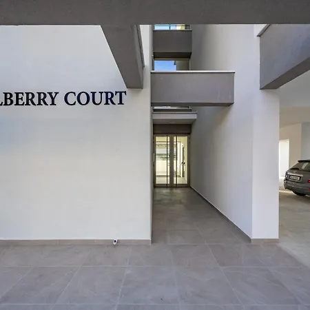 Mulberry Court Premium *