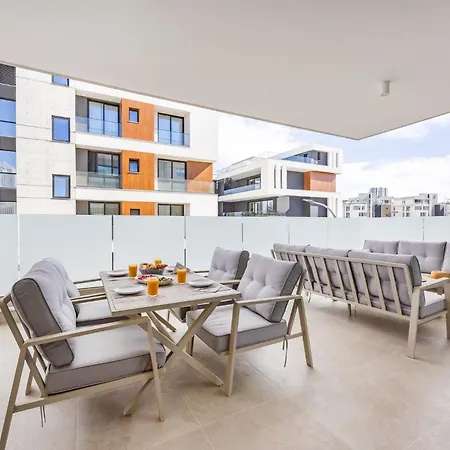 Mulberry Court Premium Apartments Λεμεσός